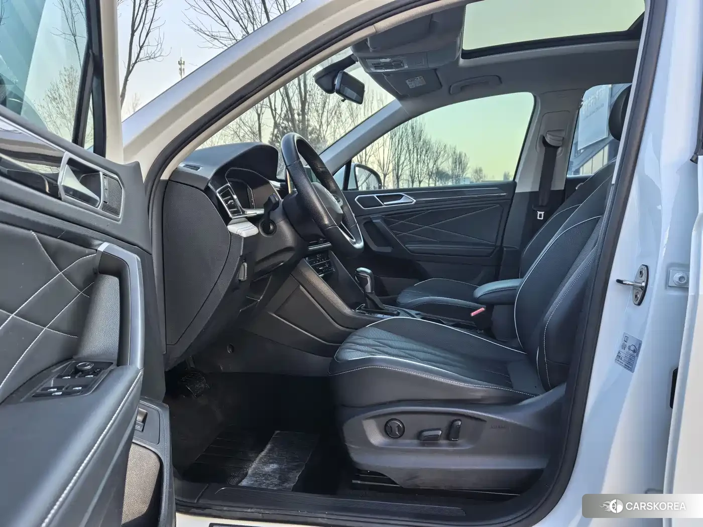 Volkswagen Tiguan L 2023 Белый из Китая, фото 2