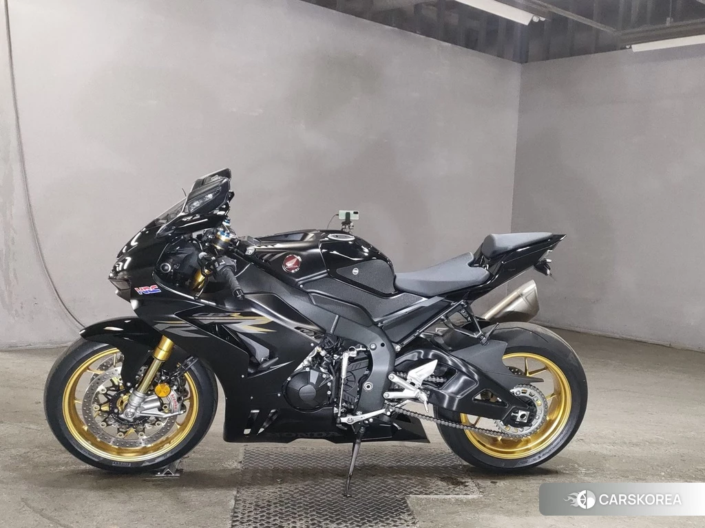 Проданный Honda CBR1000RR-R FIREBLADE SP 2022 из Японии