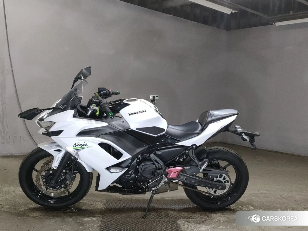 Проданный Kawasaki NINJA 650 2020 из Японии