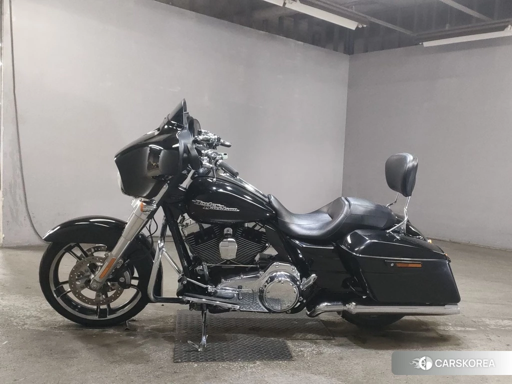 Проданный Harley-Davidson Street Glide FLHX1690 2014 из Японии, фото 2