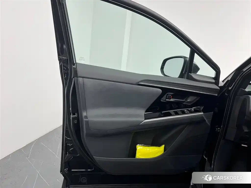 Toyota bZ4X id 4554133 из Китая 13