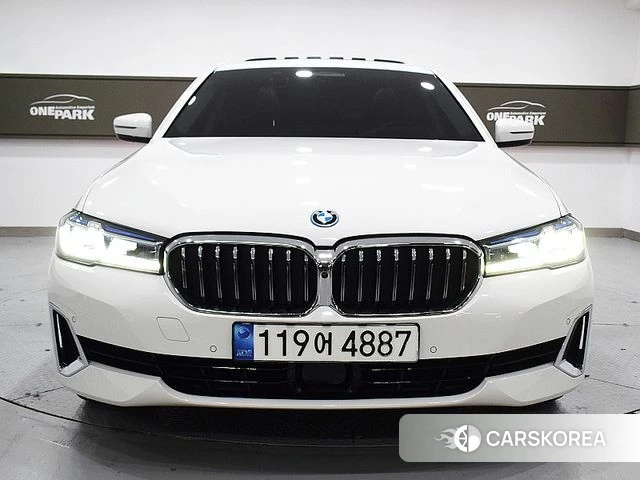 BMW 5 Series (G30) id 4893936 из Кореи 12