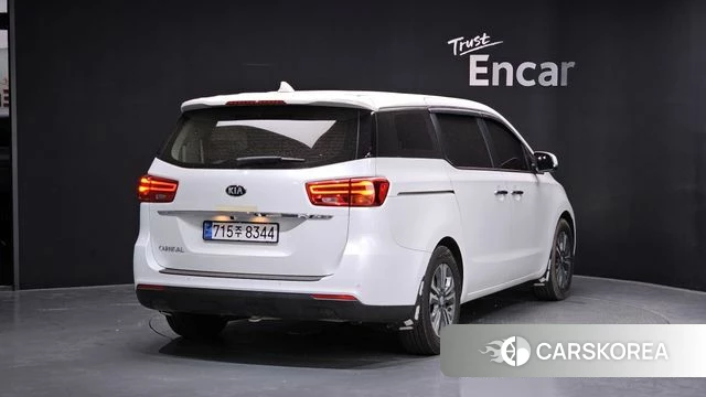 Kia The New Carnival id 4536376 из Кореи 12