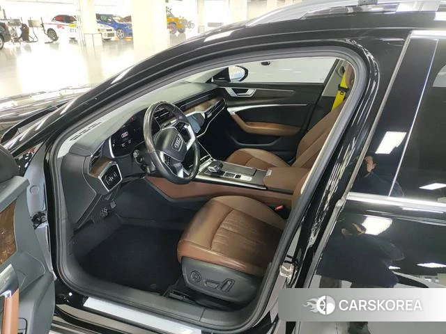 Audi A6 (import) 2021 Черный из Китая, фото 2