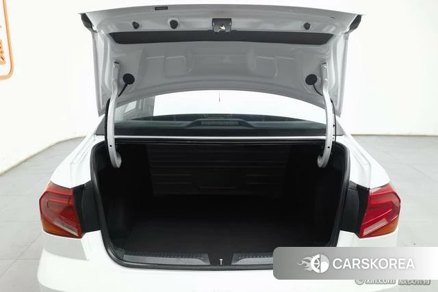 Volkswagen Jetta id 4210669 из Китая 12
