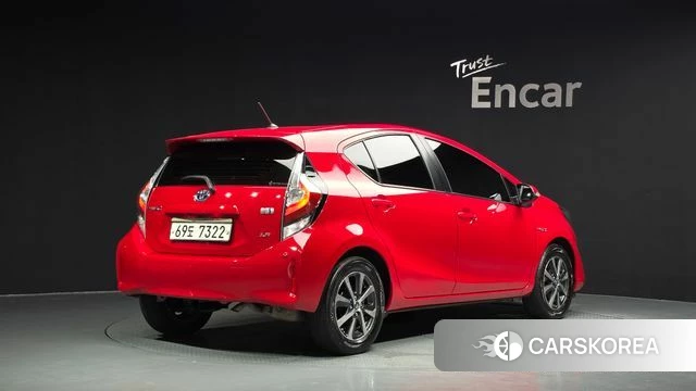 Toyota Prius C id 4693888 из Кореи 12