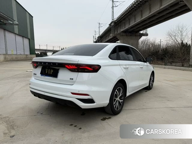 Geely Automobile Emgrand 2025 Белый из Китая, фото 2