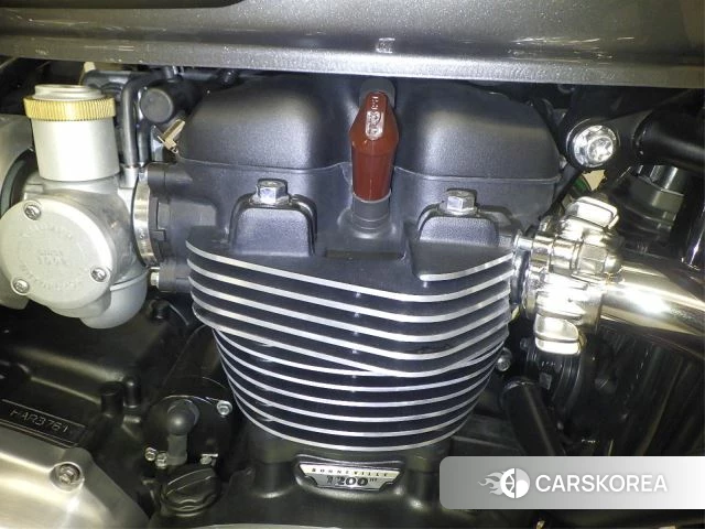 Engine photo