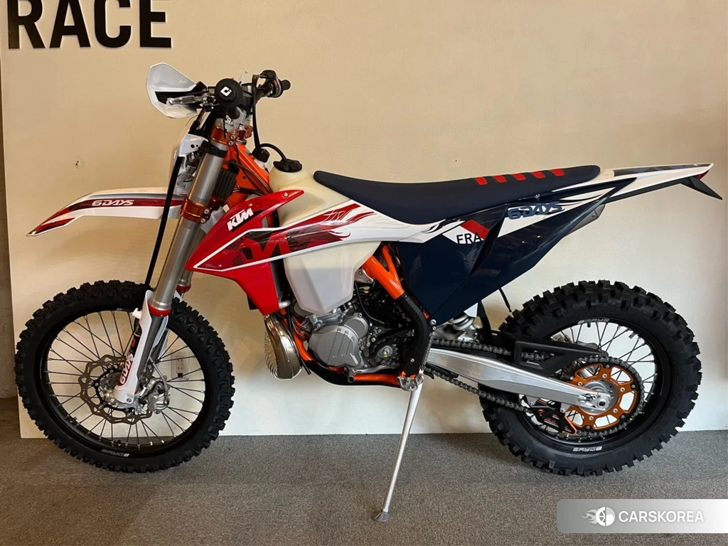 Проданный KTM 250 EXC-F SIX DAYS 2023 из Японии, фото 2