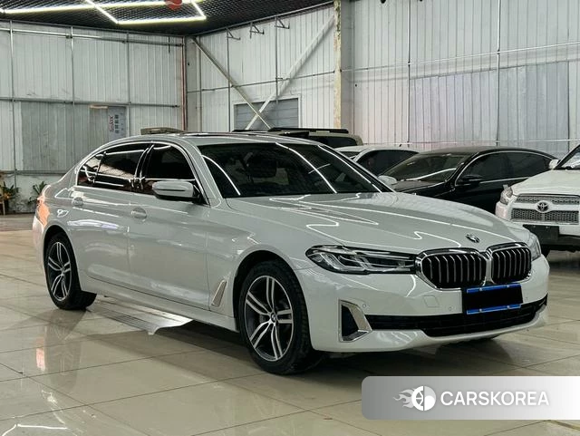 BMW 5 series 2021 Белый из Китая, фото 2