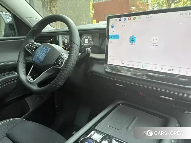 Volkswagen Touareg 2026 Черный из Китая, фото 2