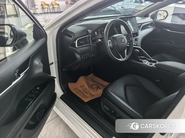 Toyota Camry 2022 Белый из Китая, фото 3