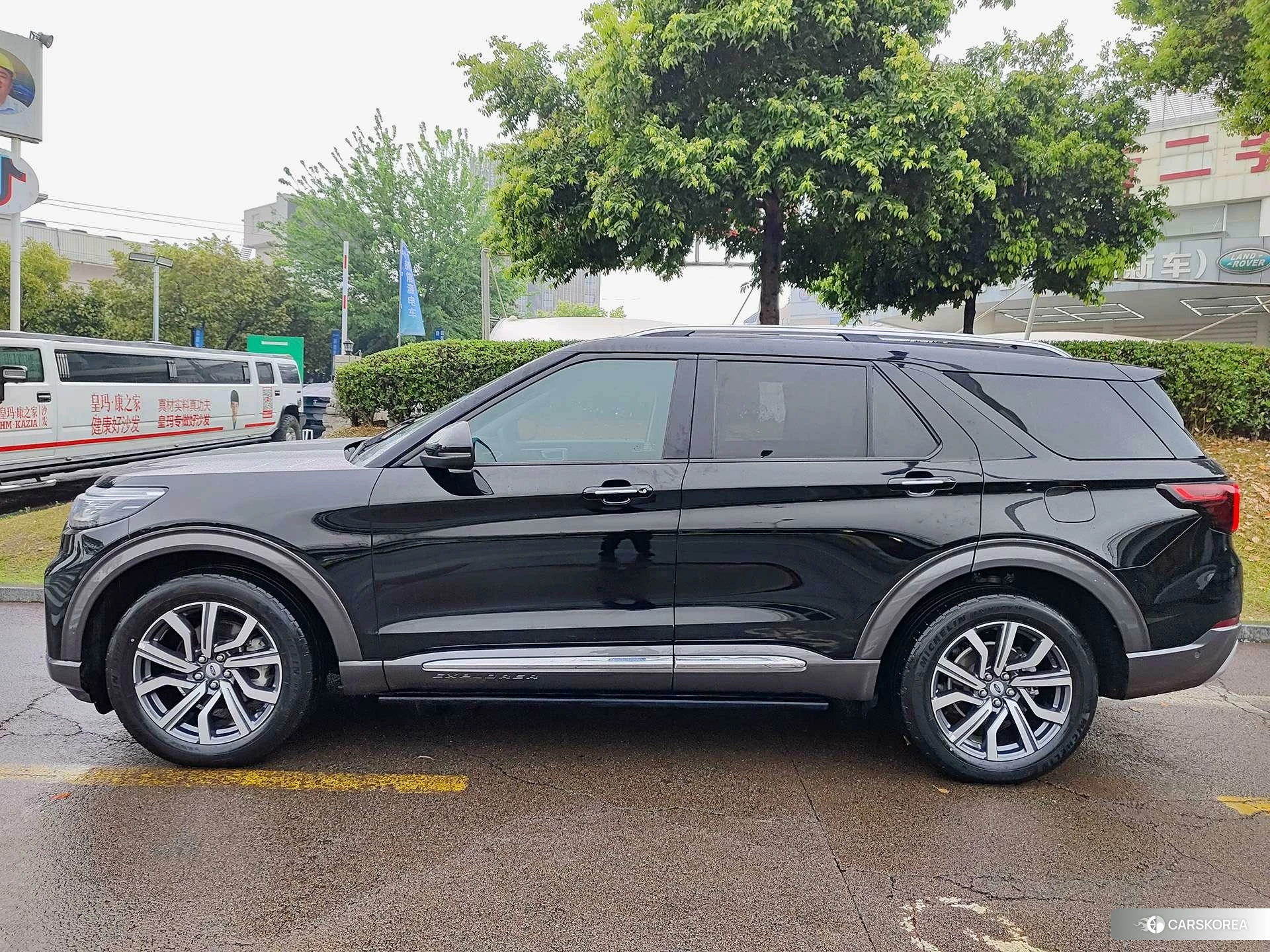 Ford Explorer 2022 Черный из Китая, фото 2