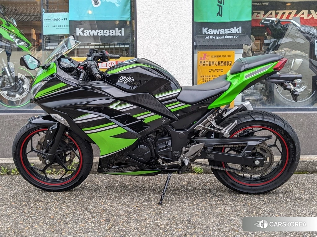 Проданный Kawasaki NINJA 250 2014 из Японии