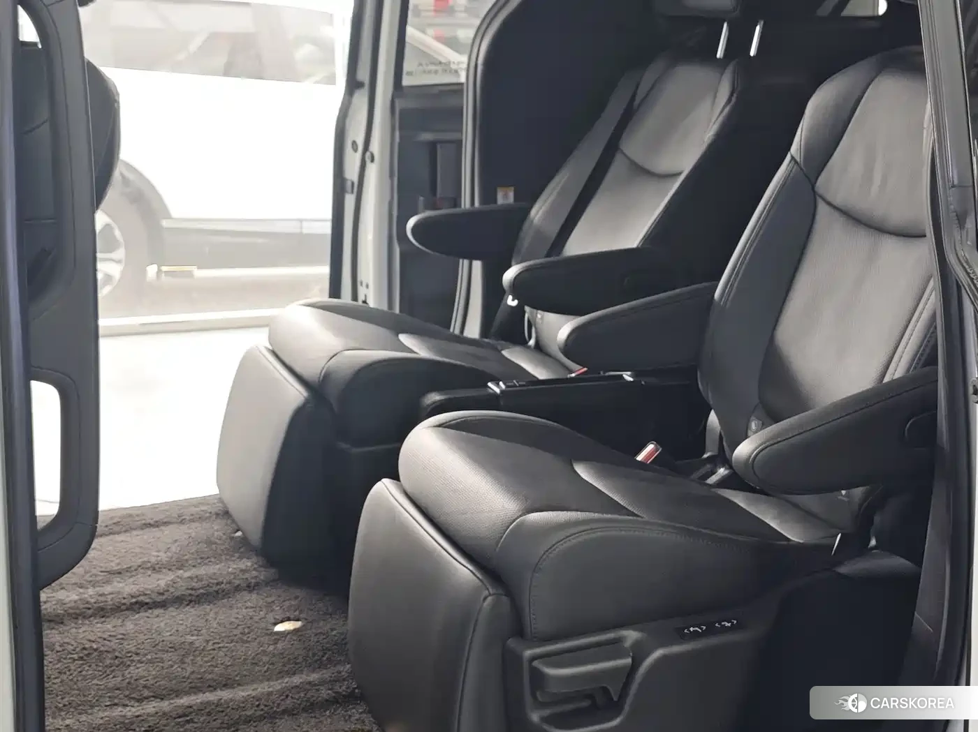Toyota Sienna id 4599504 из Китая 12