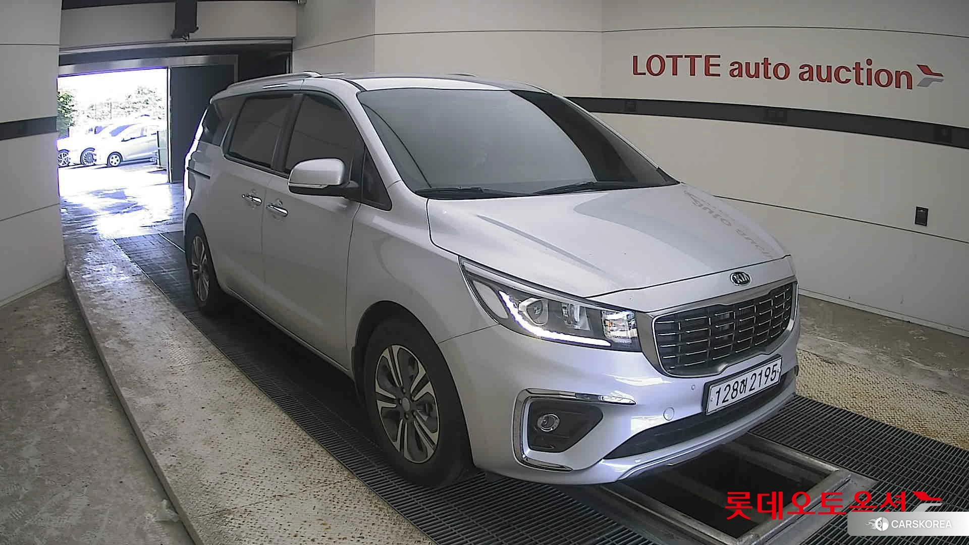 Kia Carnival id 4679381 из Кореи 12