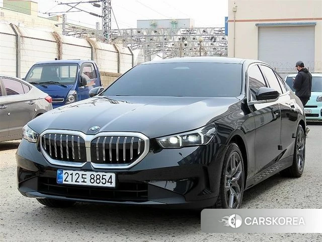 BMW 5 Series (G60) id 3863881 из Кореи 12
