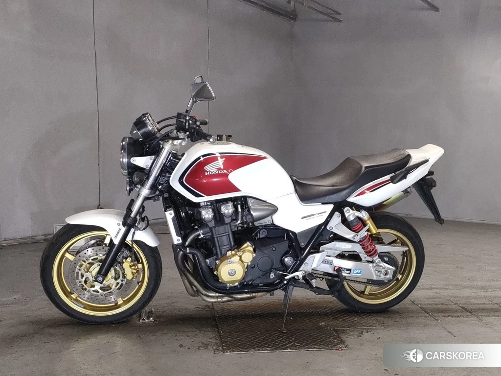 Проданный Honda CB1300SF 2013 из Японии, фото 2