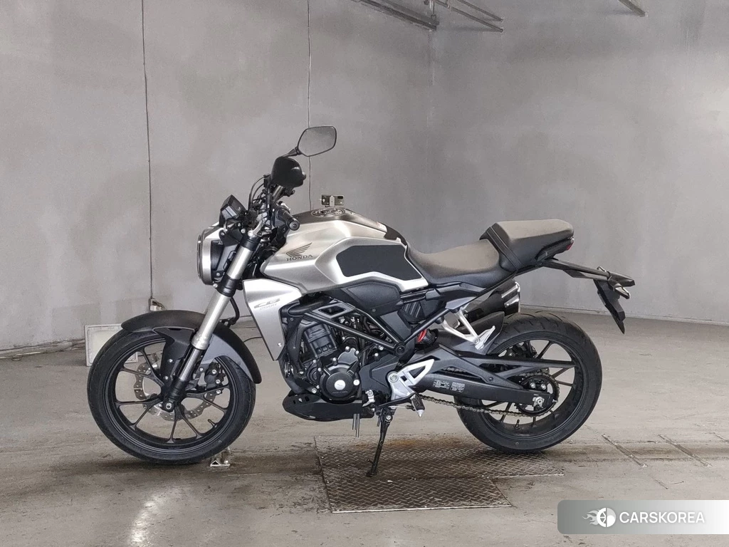 Проданный Honda CB250R 2018 из Японии, фото 2