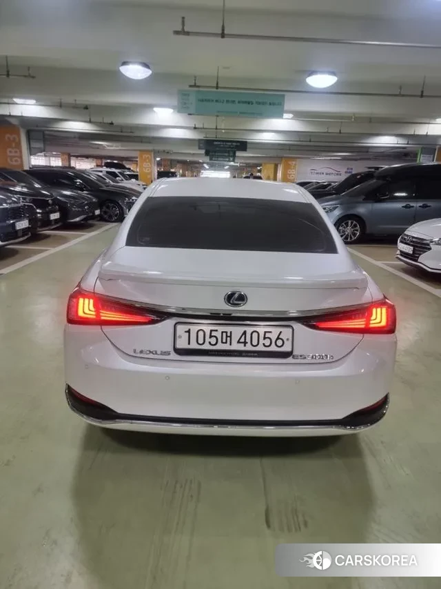 Lexus ES300h 7th generation 2020 Белый из Кореи, фото 5