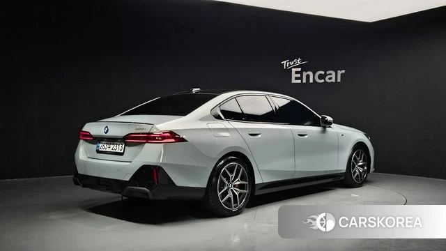 BMW 5 Series (G60) id 4222706 из Кореи 12