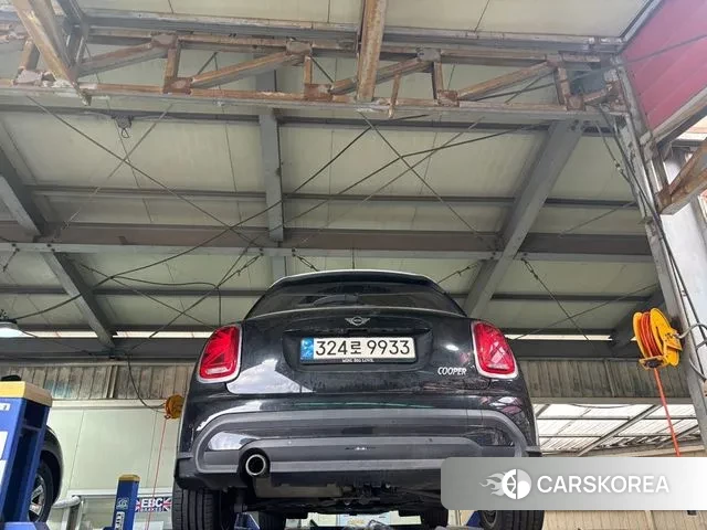 Mini Cooper 2021 Черный из Кореи, фото 2