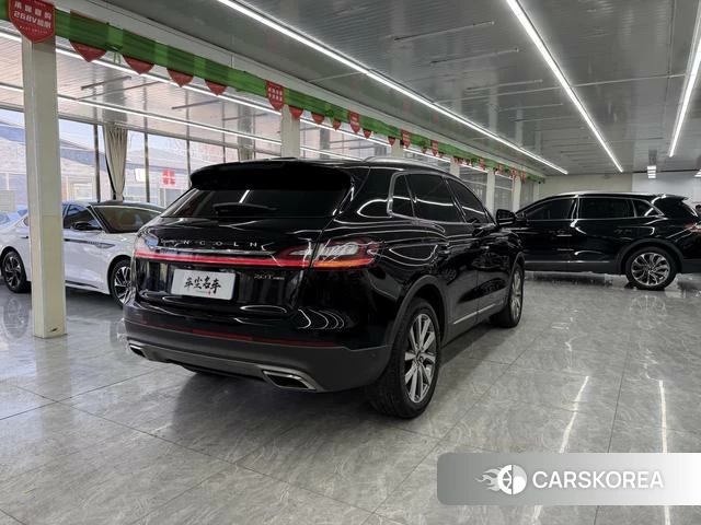 Lincoln Navigator (import) 2020 Черный из Китая, фото 2