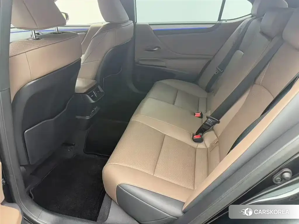 Lexus ES id 4559698 из Китая 9