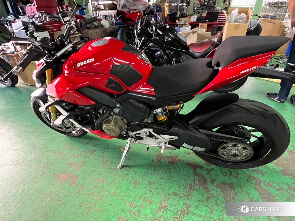 Проданный Ducati STREETFIGHTER V4 S 2020 из Японии