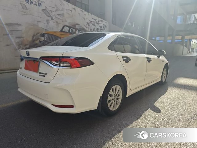 Toyota Corolla 2022 Белый из Китая, фото 2
