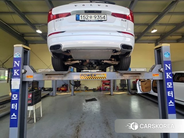 Volvo XC60 second Generation 2021 Белый из Кореи, фото 2