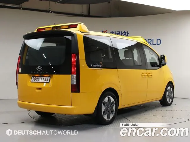 Hyundai Staria 2023 Желтый из Кореи, фото 2