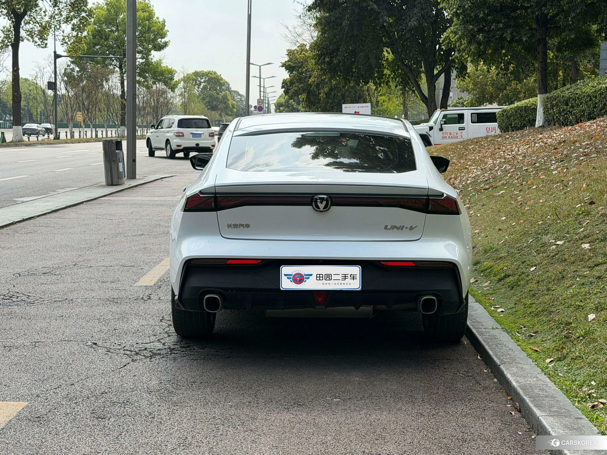 Chang'an UNI-V 2023 Белый из Китая, фото 2