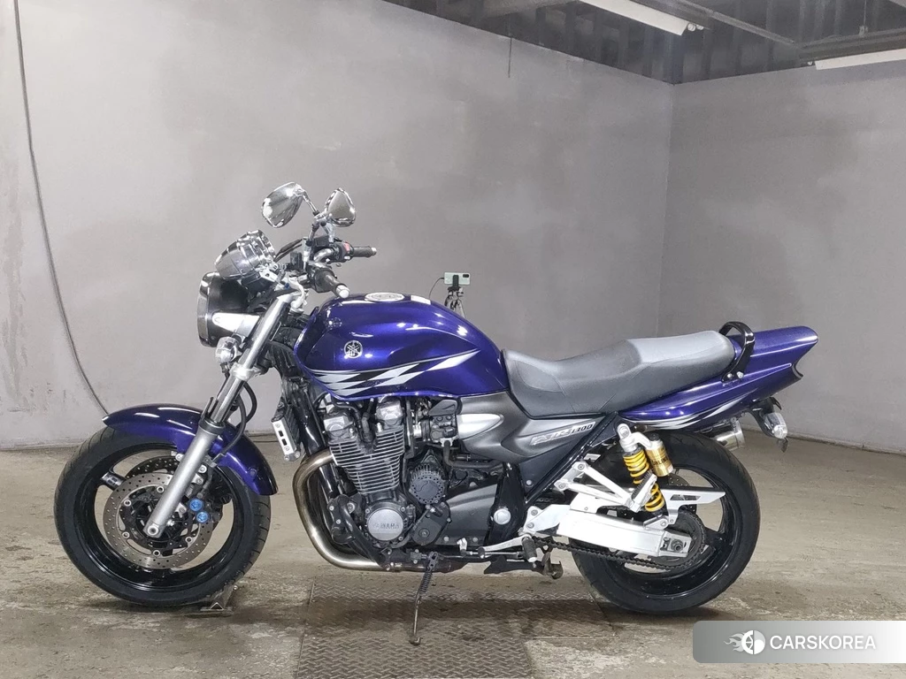 Проданный Yamaha XJR 1300 2010 из Японии, фото 2