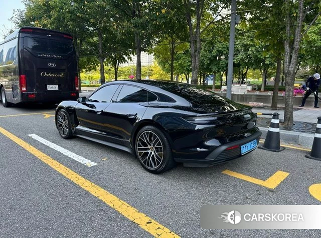 Porsche Taycan 2022 Черный из Кореи, фото 2