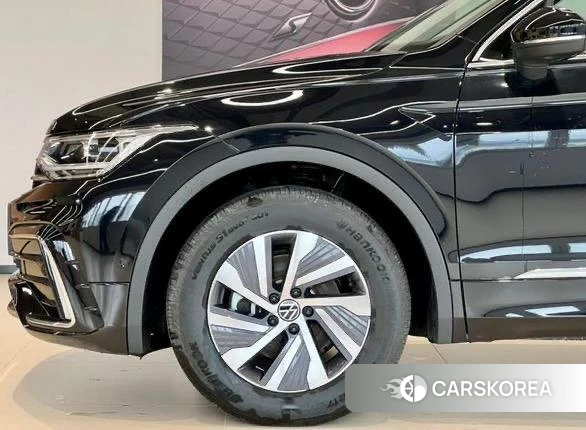 Volkswagen Tiguan L PHEV id 4290687 из Китая 7