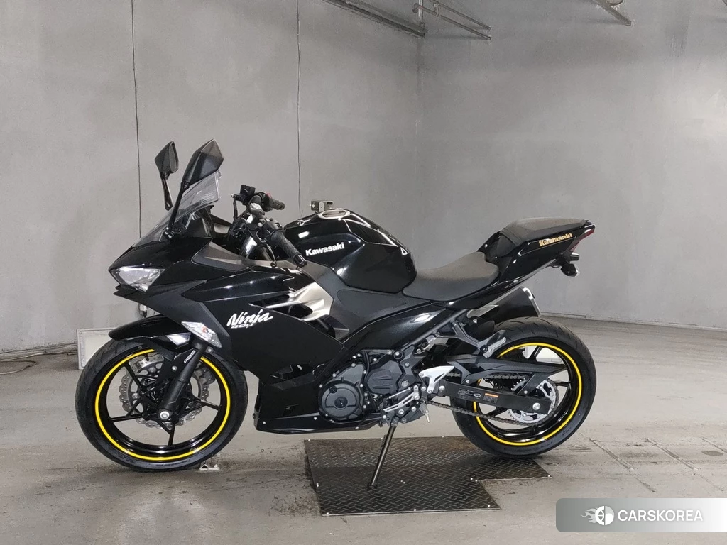 Проданный Kawasaki NINJA 400 2021 из Японии