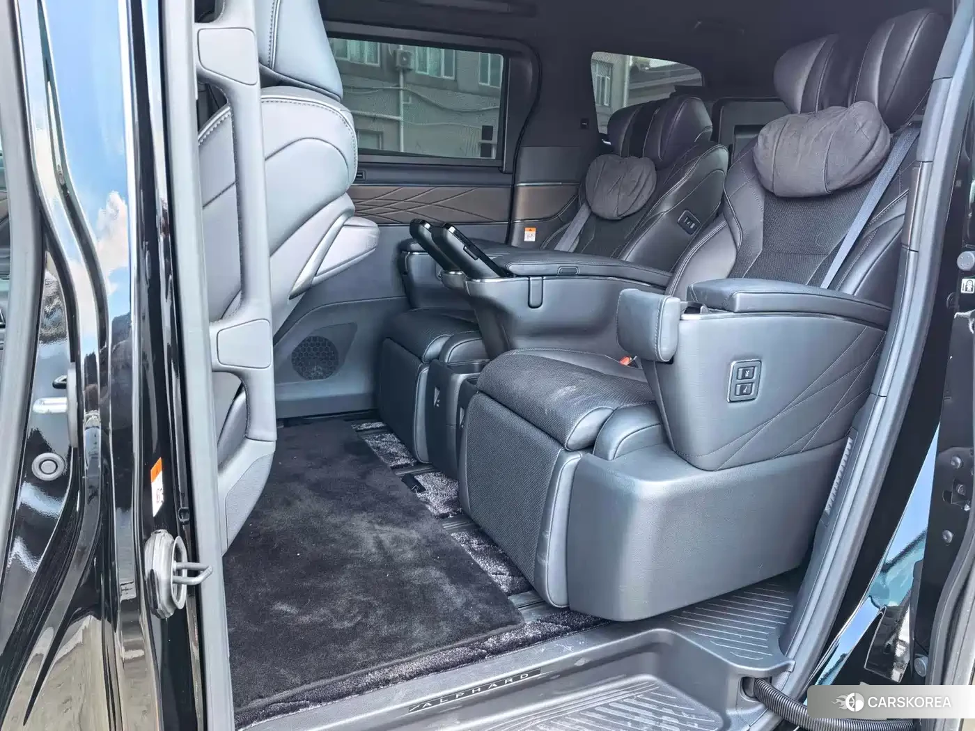 Toyota Elfa 2025 Черный из Китая, фото 2