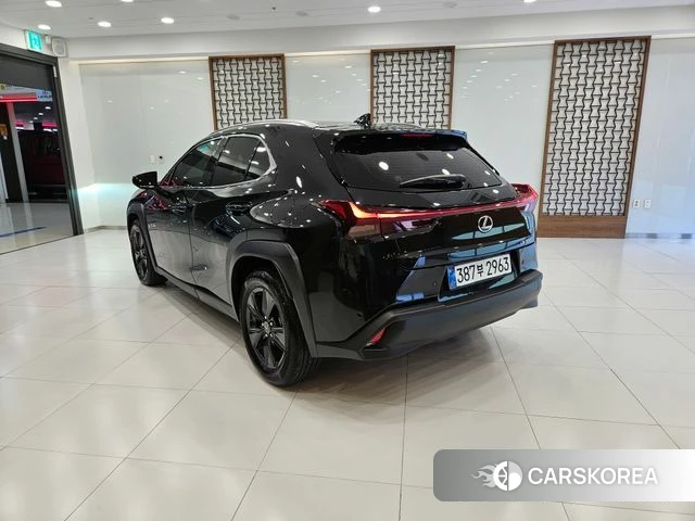 Lexus UX300h id 4704885 из Кореи 7