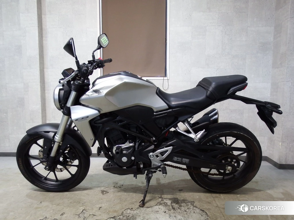 Проданный Honda CB250R 2018 из Японии, фото 2
