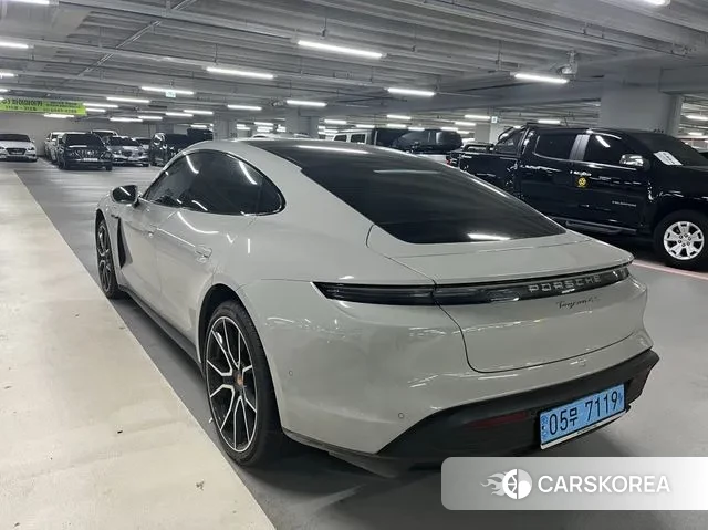 Porsche Taycan id 3359459 из Кореи 7