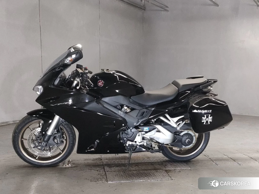 Проданный Honda VFR800F 2017 из Японии