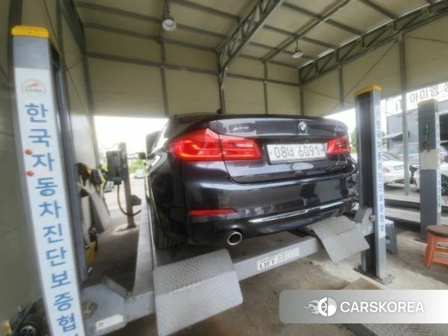 BMW 5 Series (G30) 2018 Серый из Кореи, фото 2