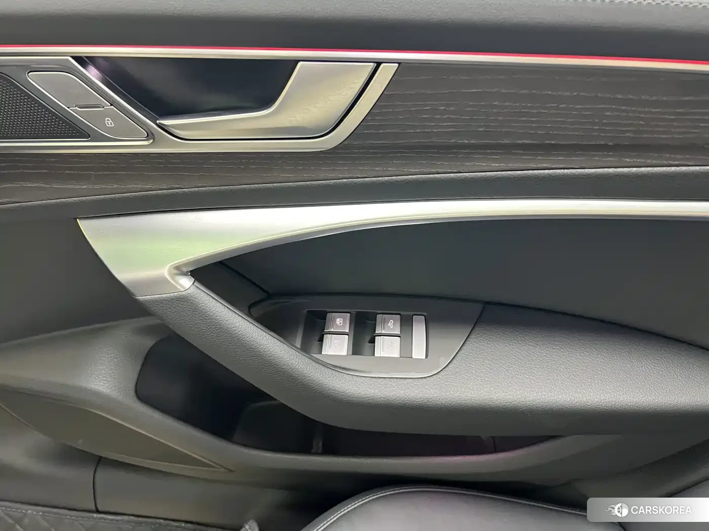 Audi A6L id 4680736 из Китая 12