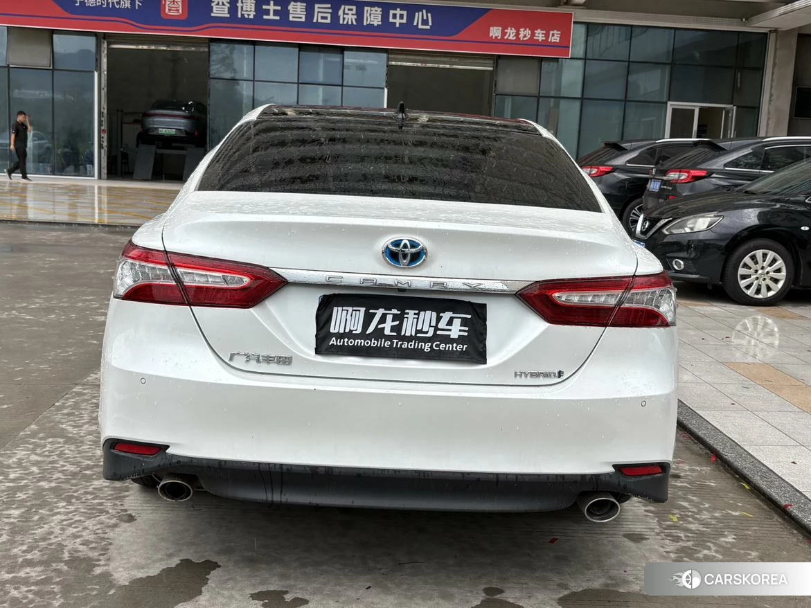 Toyota Camry 2021 Белый из Китая, фото 2