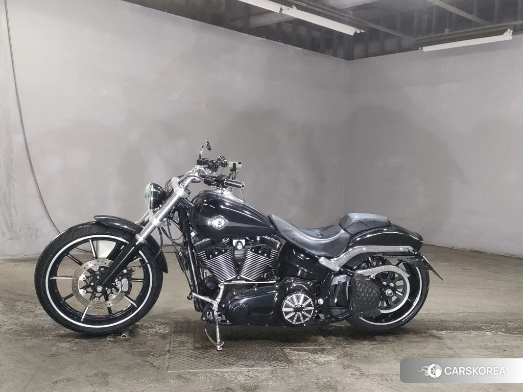 Проданный Harley-Davidson Softail Breakout FXSB 2015 из Японии, фото 2