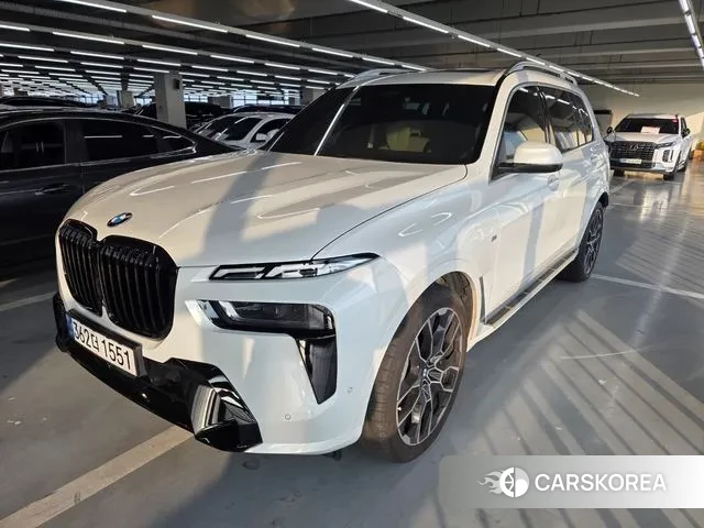BMW X7 (G07) 2025 Белый из Кореи, фото 2