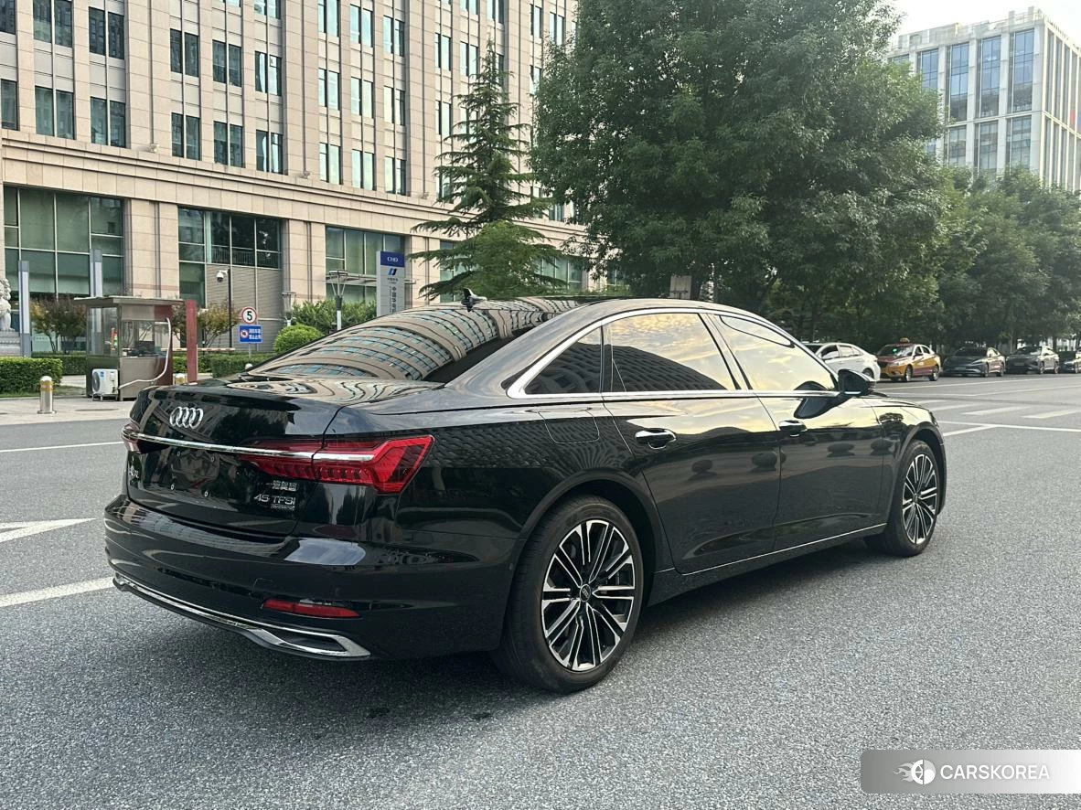 Audi A6L id 4420036 из Китая 7