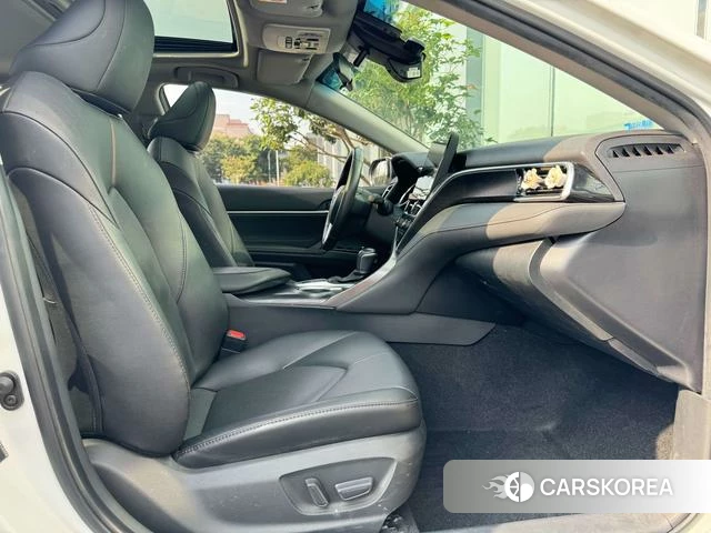 Toyota Camry 2023 Белый из Китая, фото 4
