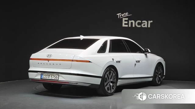 Hyundai Grandeur (GN7) id 3891698 из Кореи 12